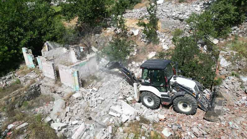 Yerel yönetimler metruk yapılara izin vermiyor